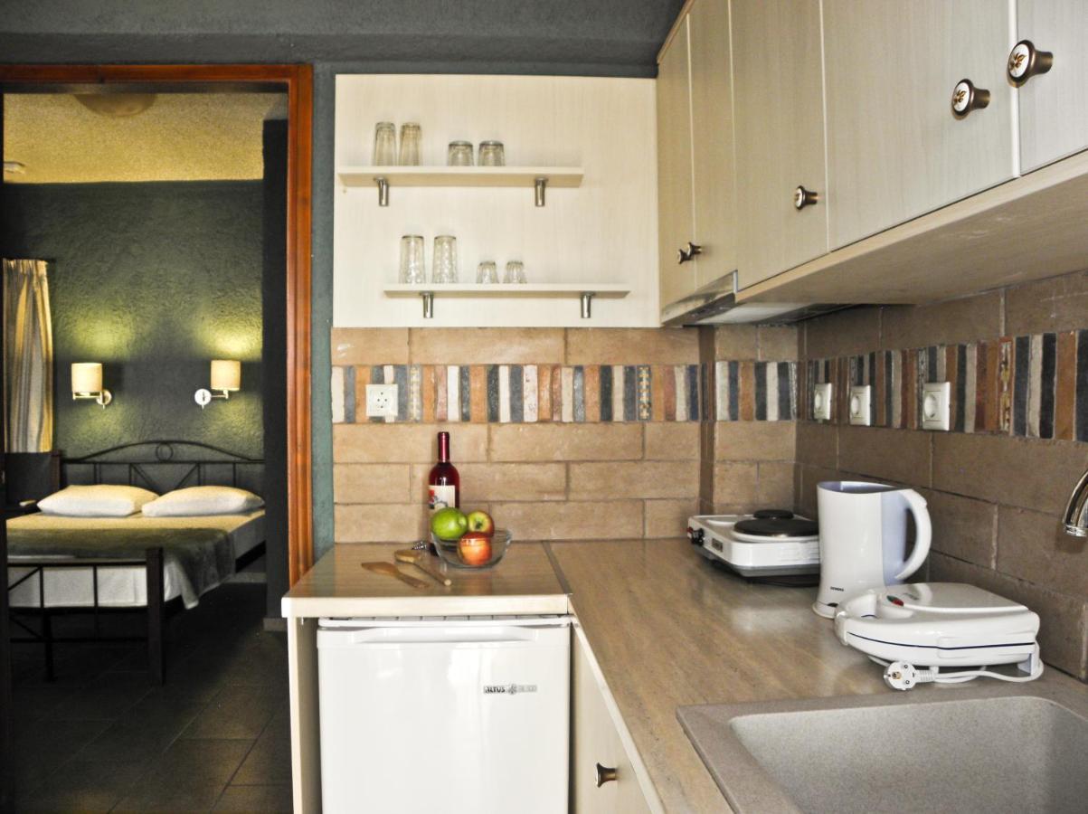 Irilena Studios And Apartments Ласси Экстерьер фото