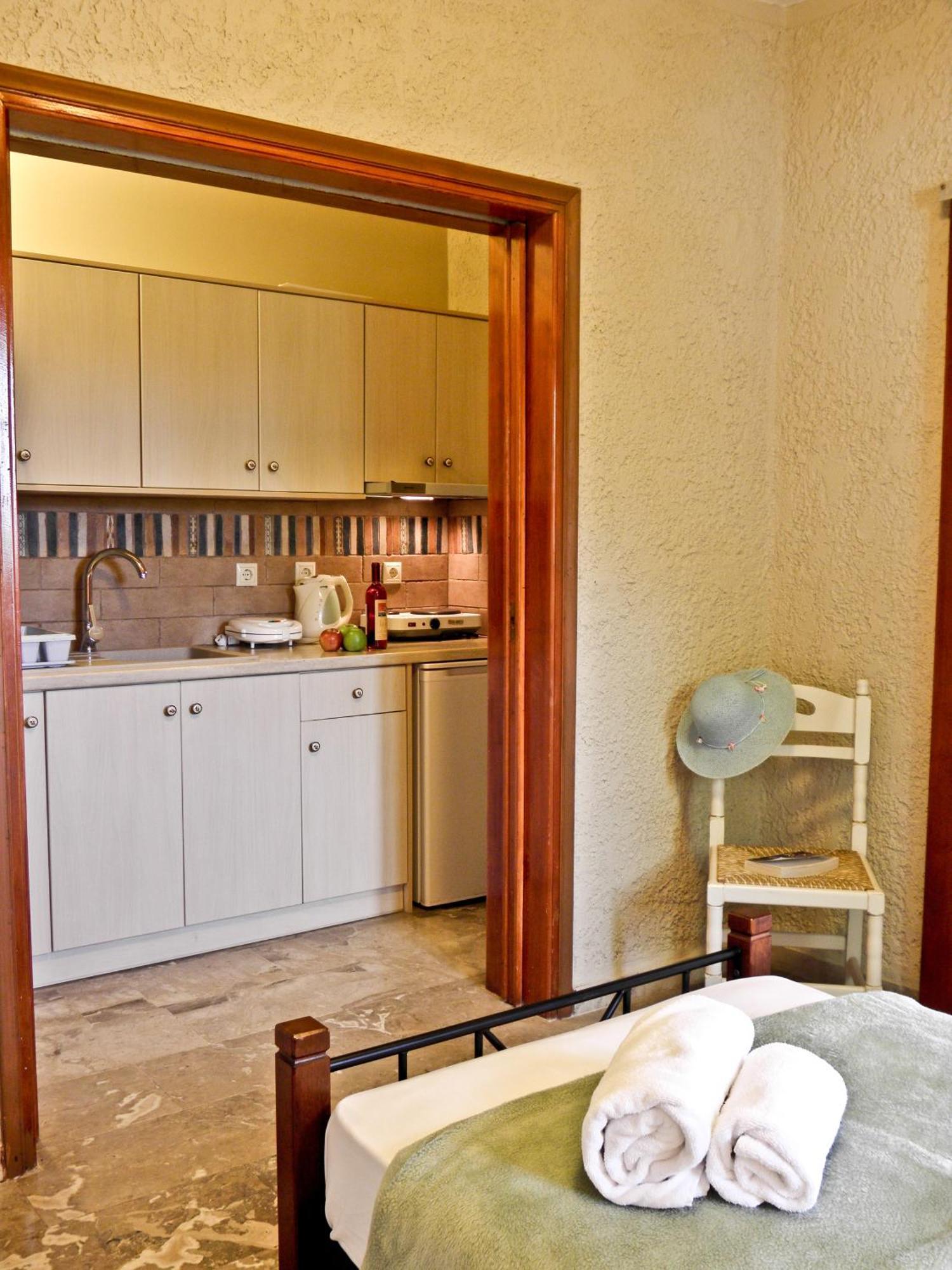 Irilena Studios And Apartments Ласси Экстерьер фото